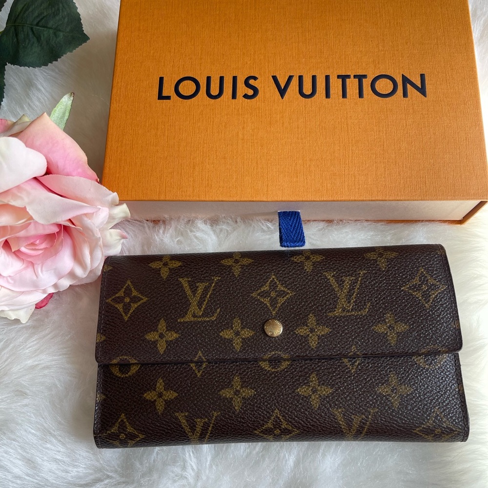 100% AUTH LOUIS VUITTON LONG WALLET